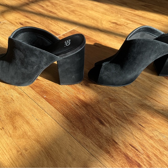 BP. Black Suede heels, size 8 1/2 - Picture 5 of 6